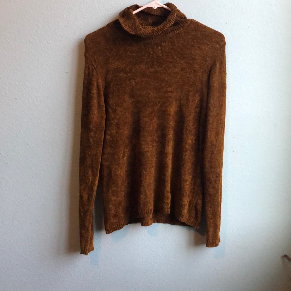 THRIFTED VINTAGE TURTLE NECK
